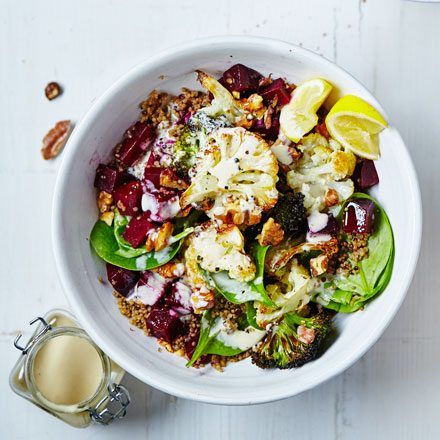 Bowl de couve-flor e brócolis assados ​​com homus de tahine