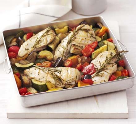 Polpa de alperce com ratatouille assada no forno